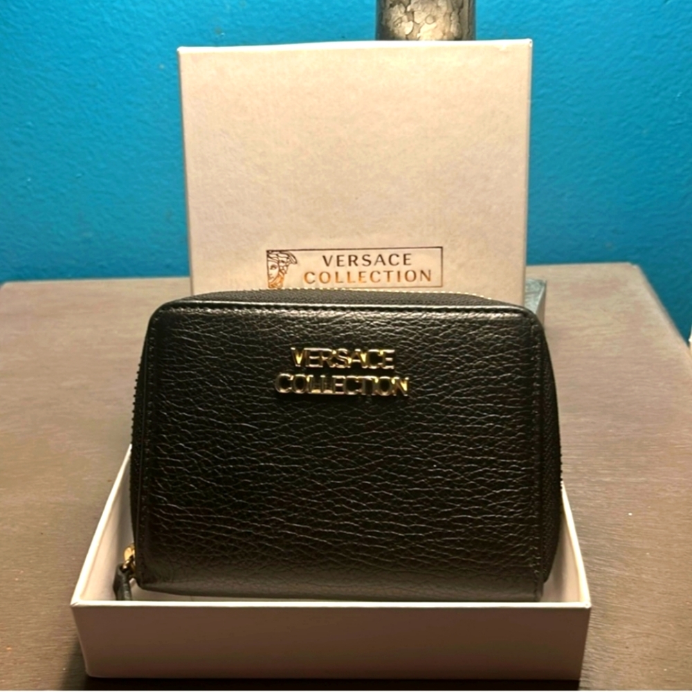 Versace Collection Compact Wallet in Box - Picture 2 of 8